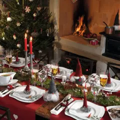 Jak udekorować stół wigilijny? Inspiracje i praktyczne porady