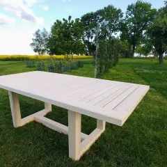 Jak zrobić stół ogrodowy z desek? Poradnik DIY krok po kroku