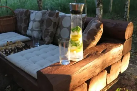 Meble z bali DIY: Jak zrobić ławkę krok po kroku?