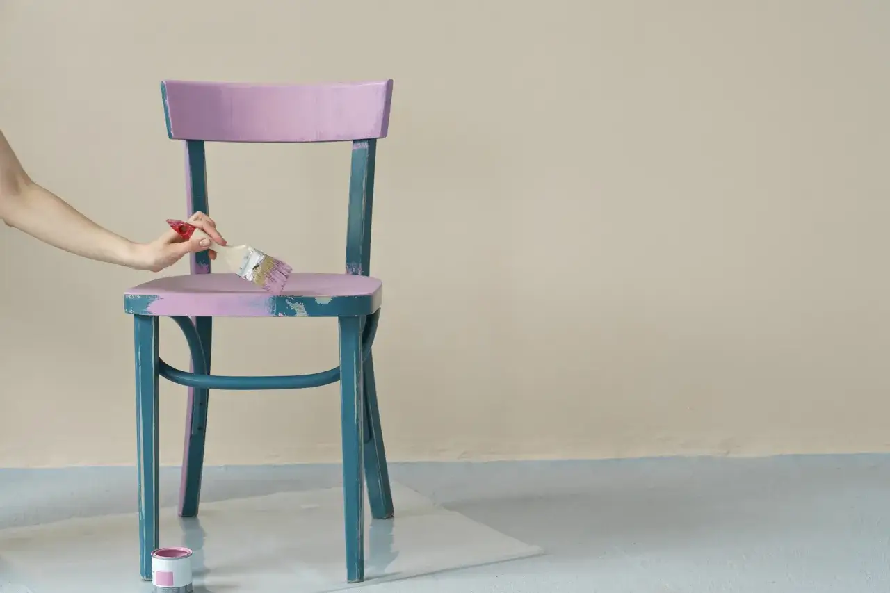 Niezbędne narzędzia i materiały do renowacji krzesła DIY