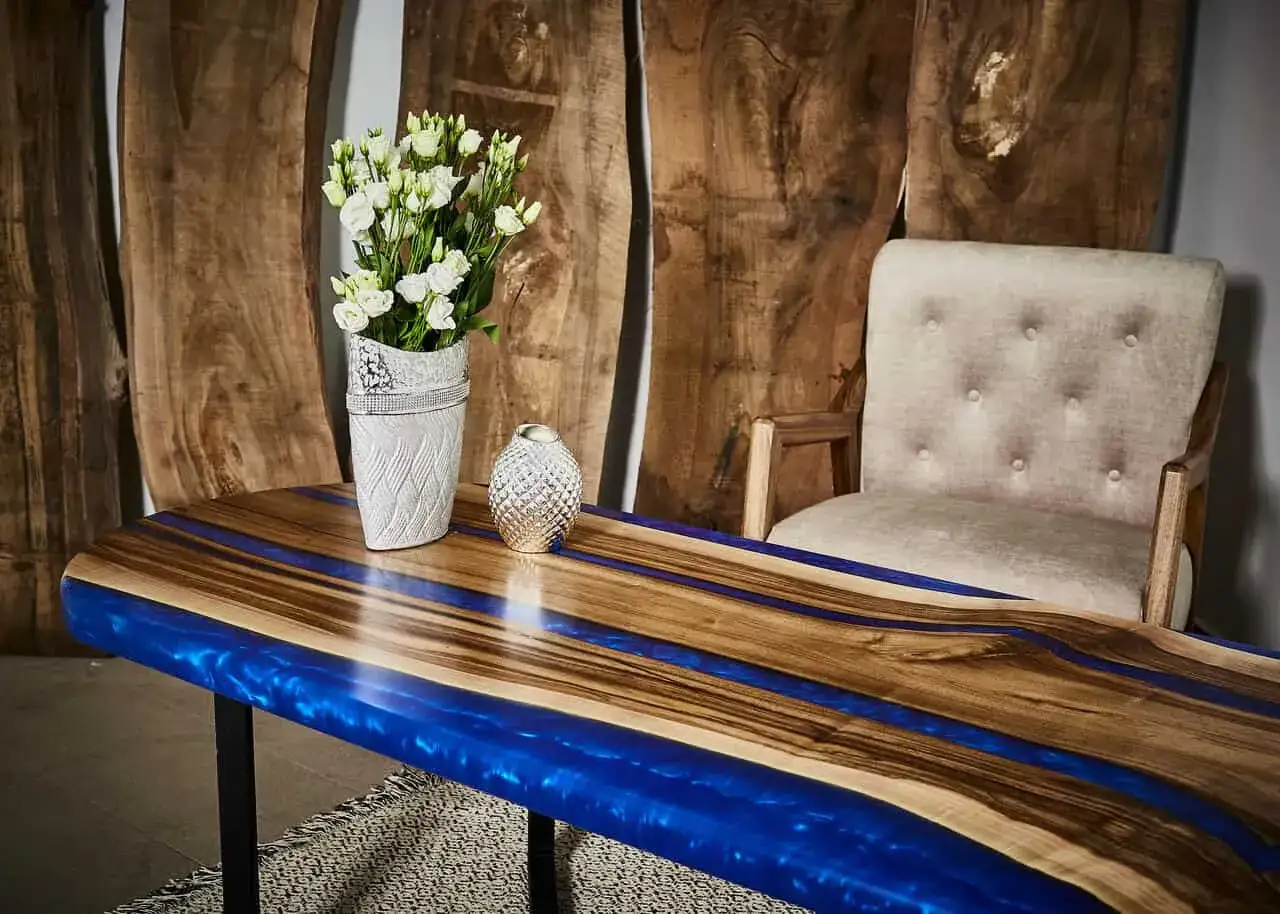 Stół z żywicy epoksydowej river table